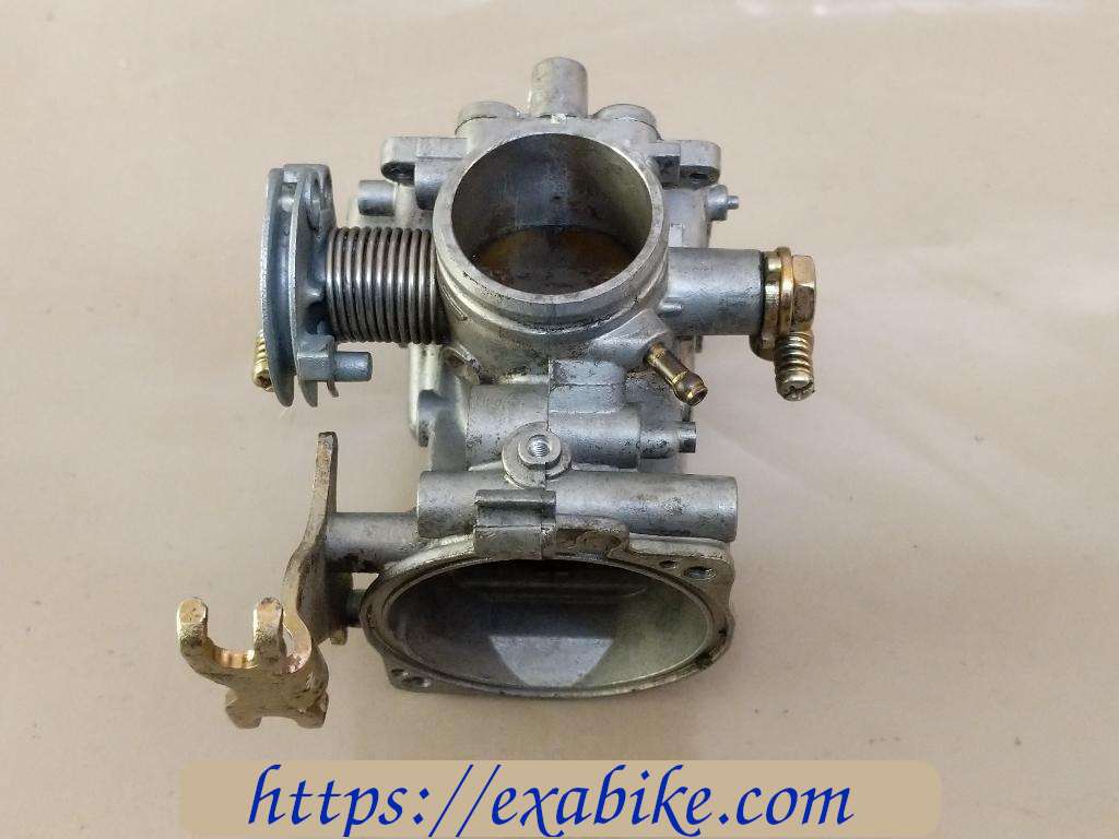 carburetor body, middle right Suzuki GSXF 600 - photo 2