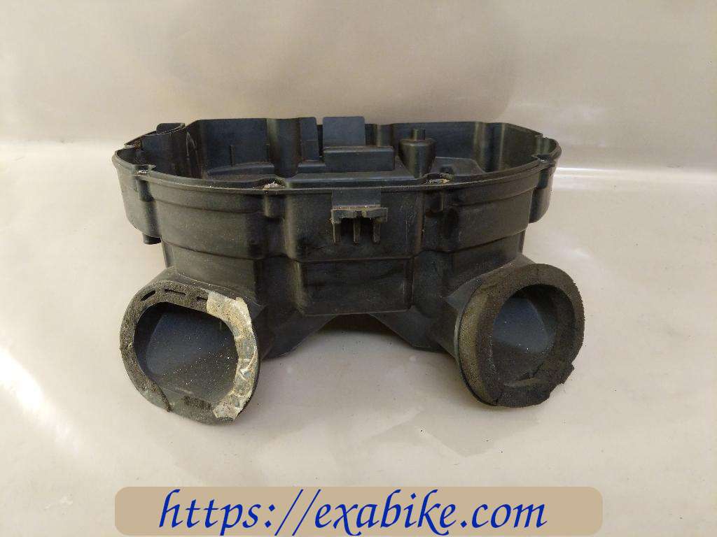 air cleaner box Suzuki GSXR 1000 - photo 1