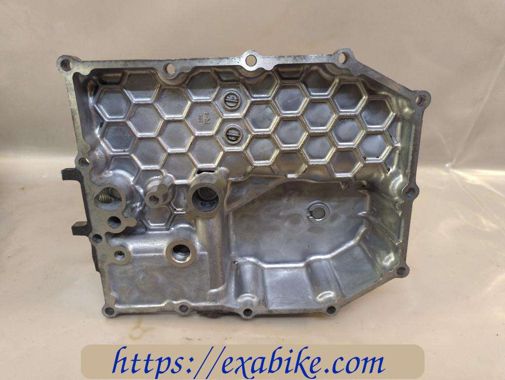 oil pan Suzuki GSXF 600 - photo 3