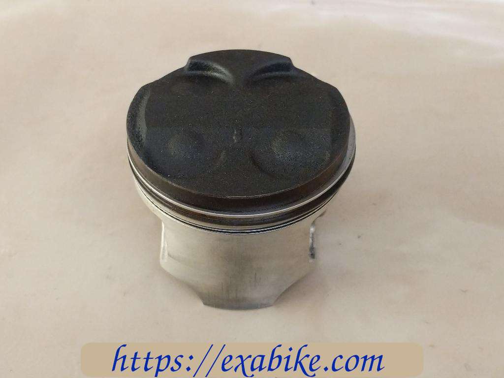 piston Suzuki GSXF 600 - photo 1