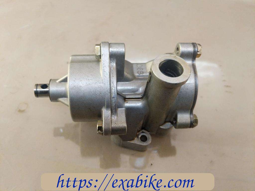 oil pump Suzuki GSXF 600 - photo 2