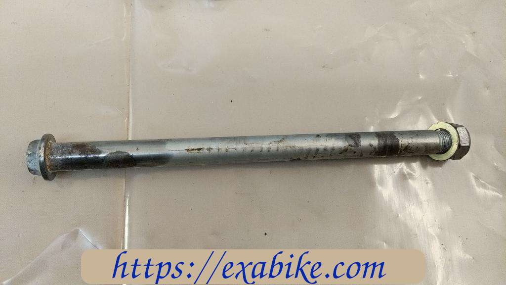 swingarm axle Honda CBF 600 - photo 1