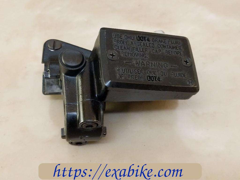 clutch master cylinder Kawasaki GPZ 1100 - photo 1