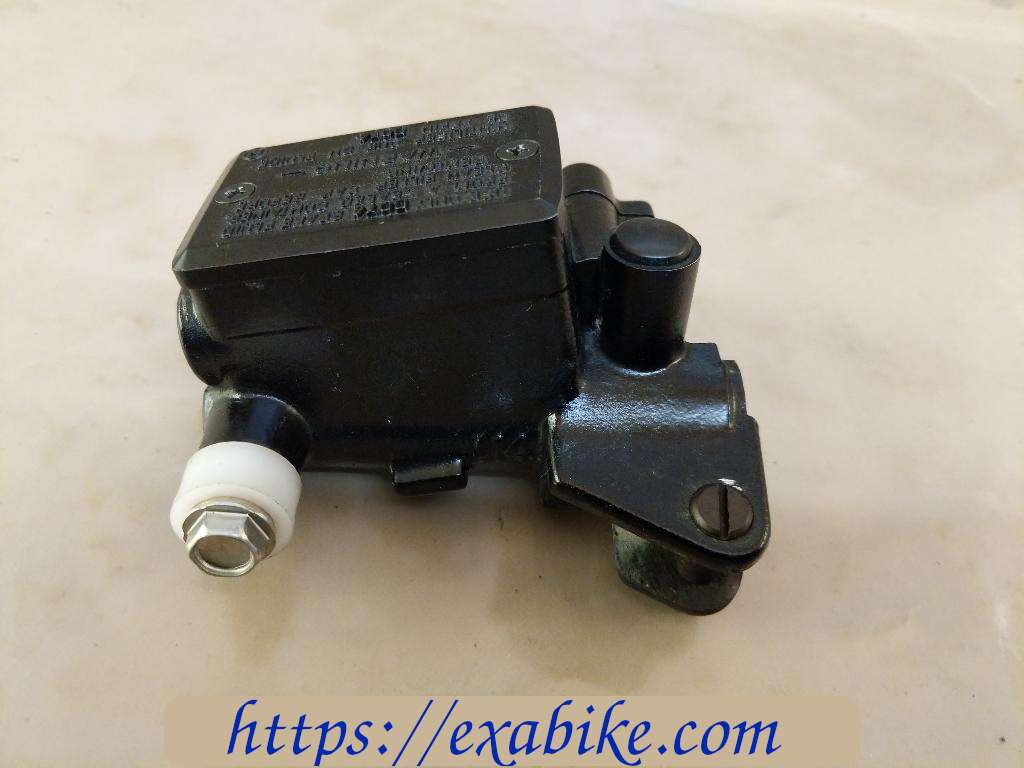 clutch master cylinder Kawasaki GPZ 1100 - photo 2