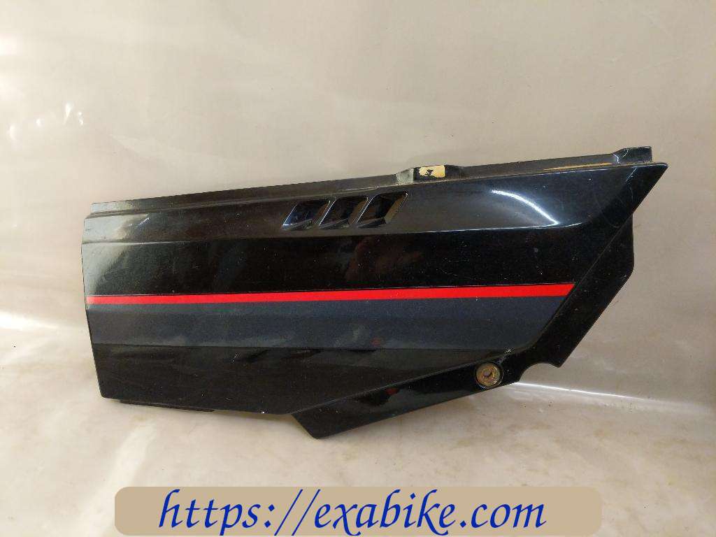 cache latéral droit Kawasaki GPX 750 - photo 1