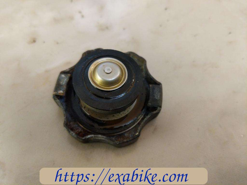 bouchon du radiateur Kawasaki GPX 750 - photo 2