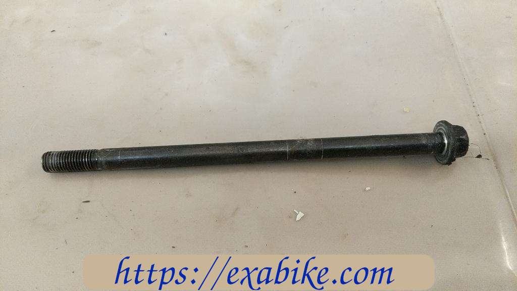 engine bolt Honda CBR 600 - photo 1