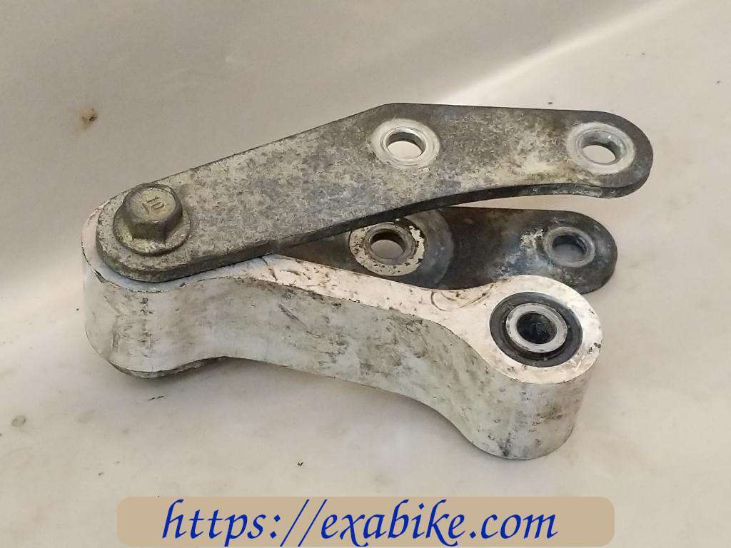 swingarm connecting Honda CBR 600 - photo 1