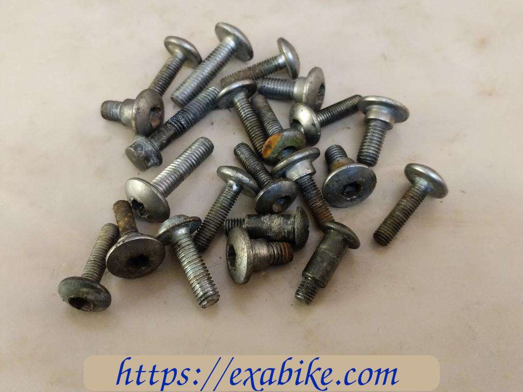 screws set Honda CBR 600 - photo 1