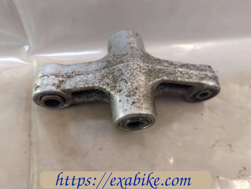swingarm connecting Suzuki GSXF 750 - photo 1
