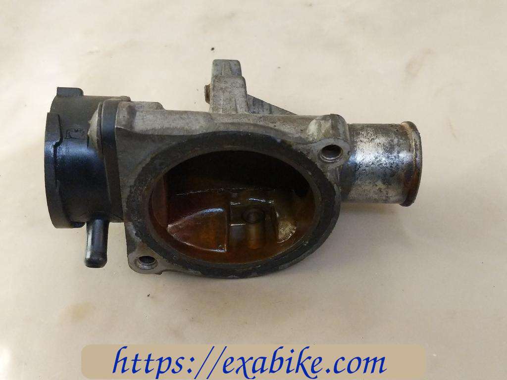 thermostat case Kawasaki 1000 RX - photo 3