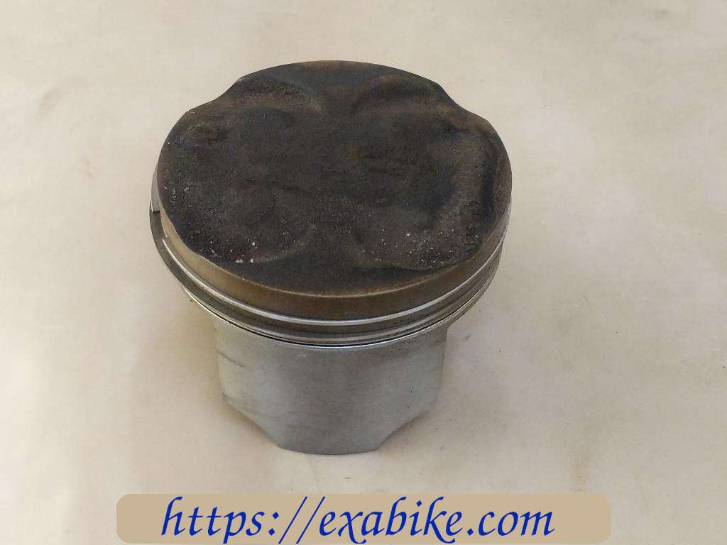 piston Suzuki GSXF 750 - photo 2