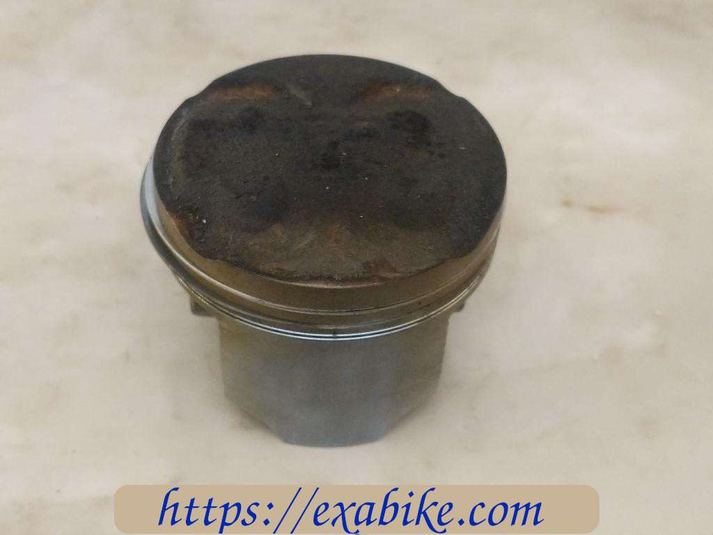piston Suzuki GSXF 750 - photo 2