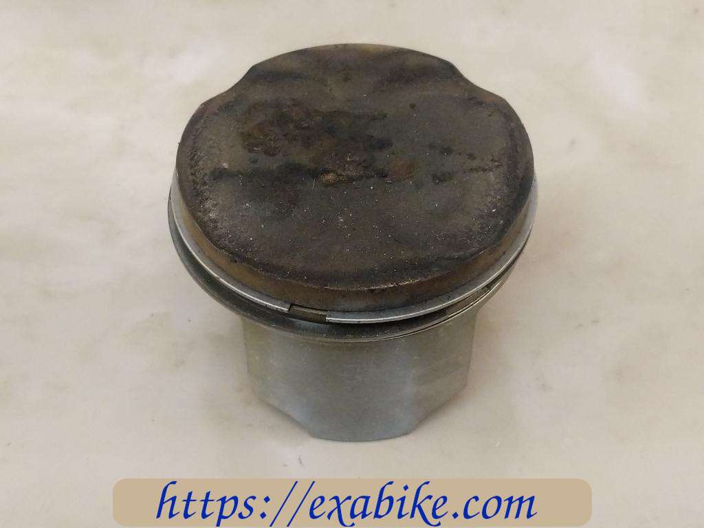 piston Suzuki GSXF 750 - photo 2