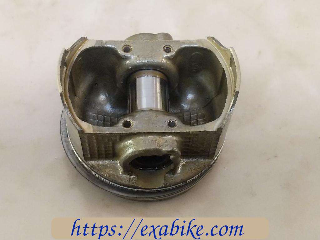 piston Suzuki GSXF 750 - photo 3