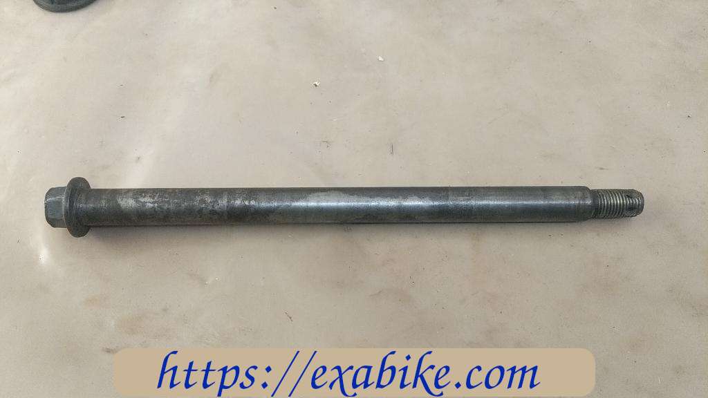 wheel axle, rear Yamaha XJ 600 - photo 1