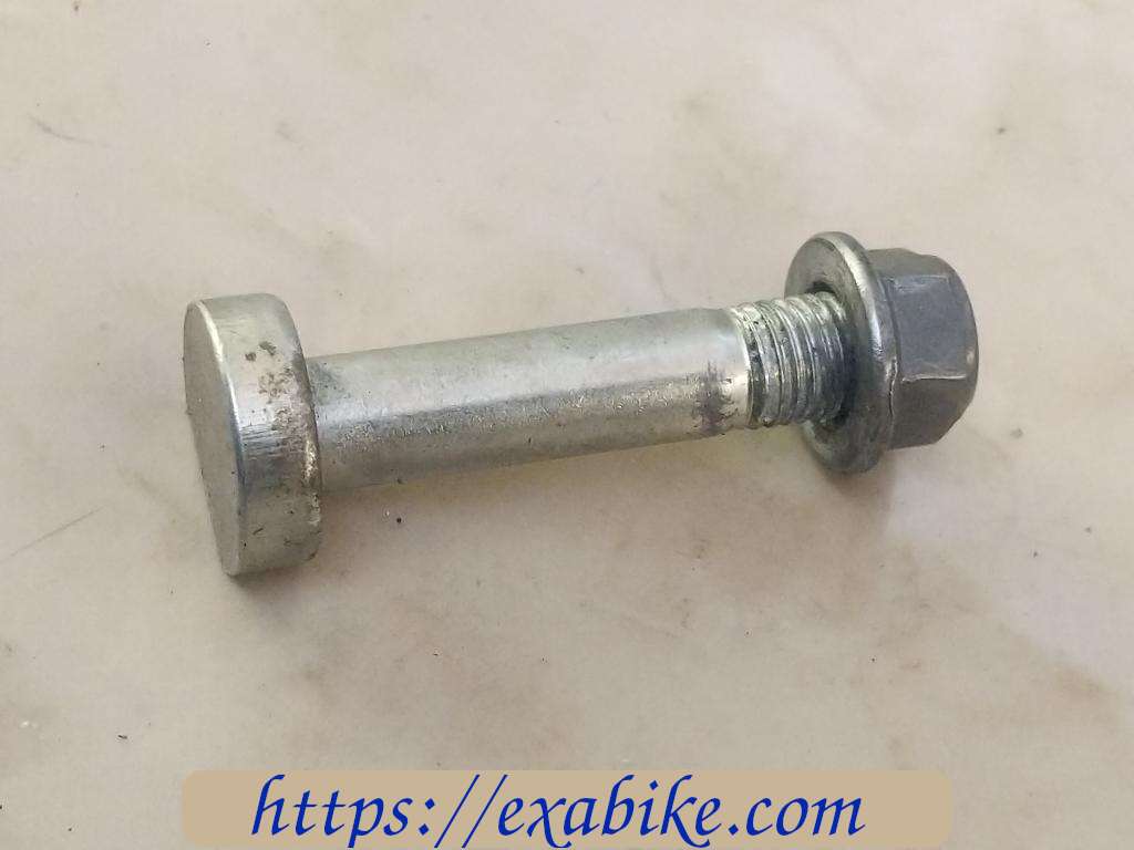 rear sproket bolt Suzuki GSXF 750 - photo 1