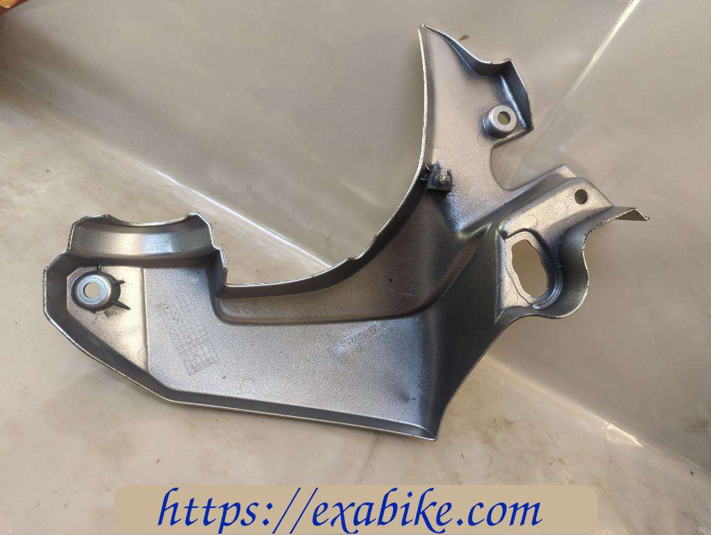 cowl, left Kawasaki 650 Versys - photo 2