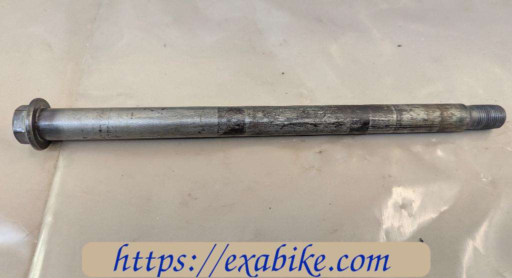 wheel axle, rear Honda Deauville 650 - photo 1