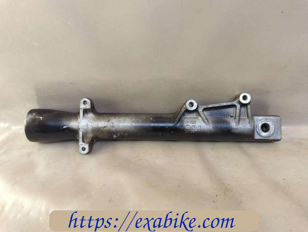 lower fork case, right Honda Varadero 125 - photo 3