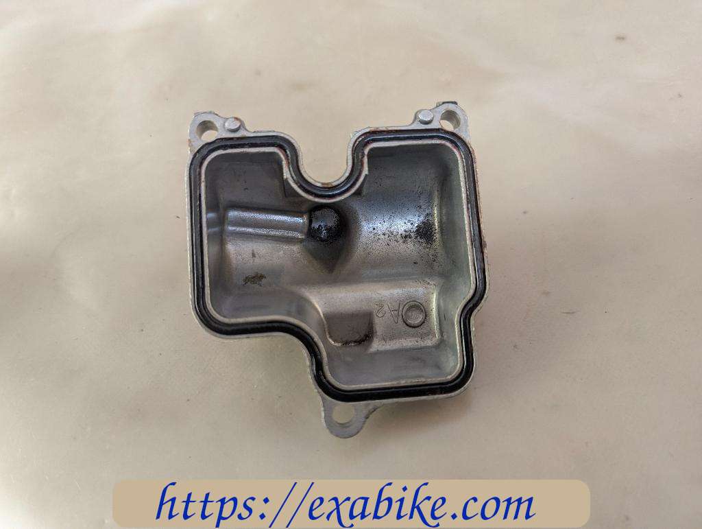 carburetor float chamber, left Honda Hornet 600 - photo 3