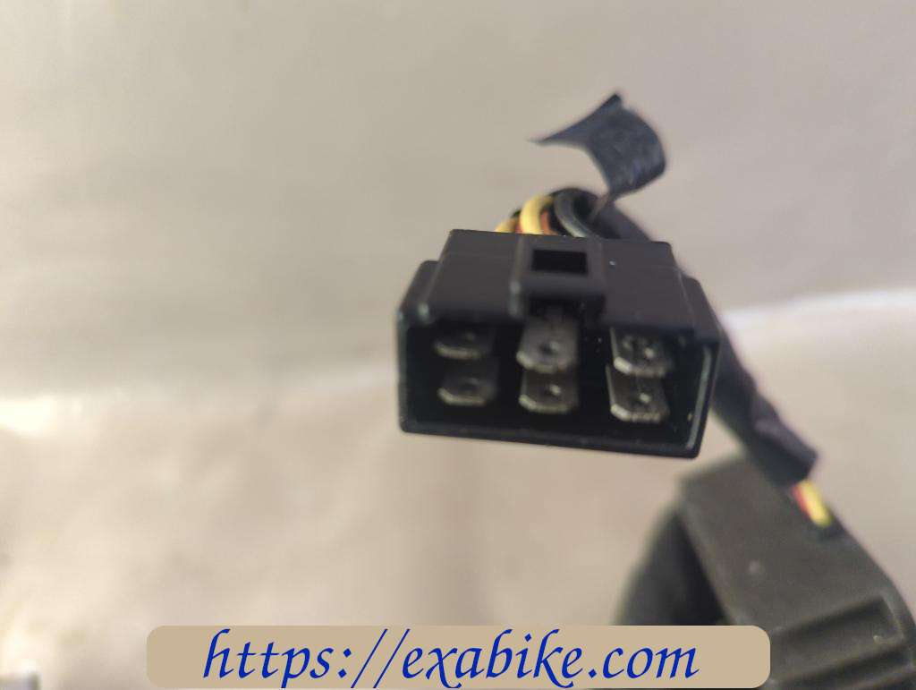voltage regulator Suzuki DR 800 - photo 2