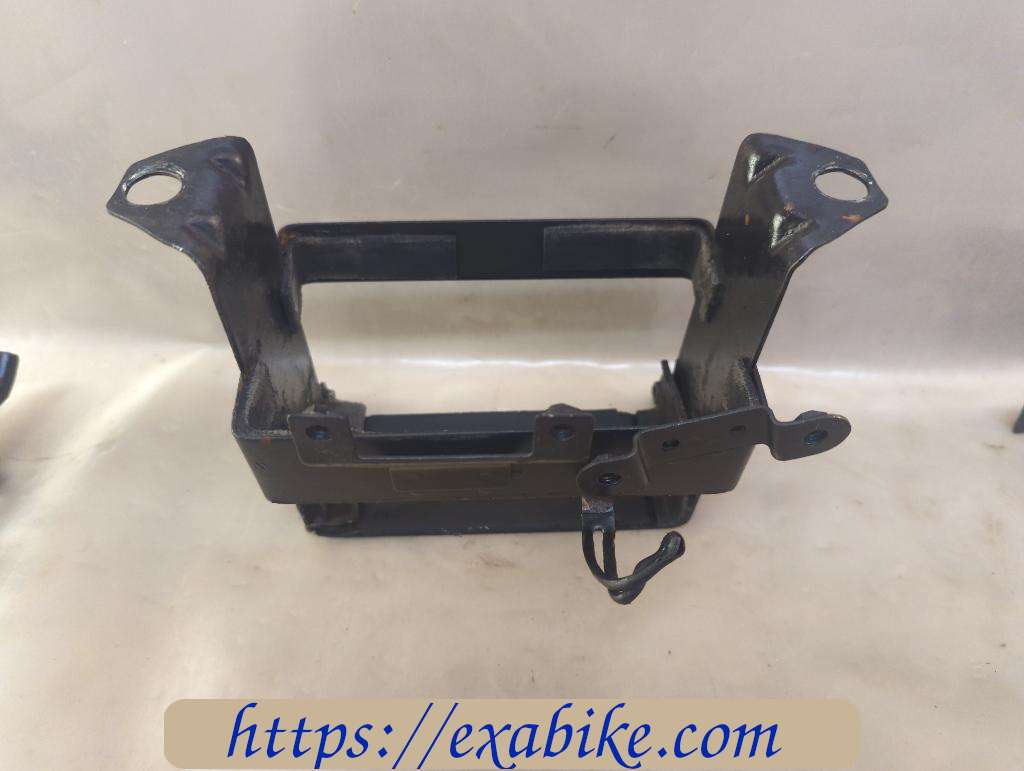 bac à batterie Suzuki DR 800 - photo 2