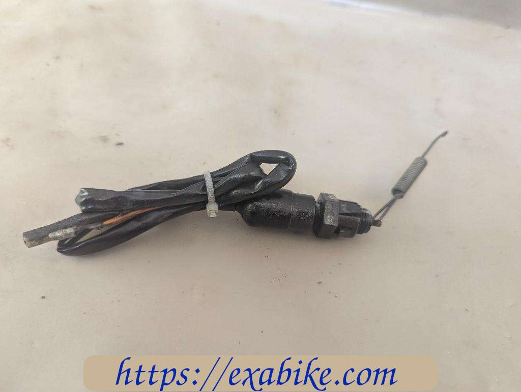 contacteur de frein arriere Suzuki DR 800 - photo 1