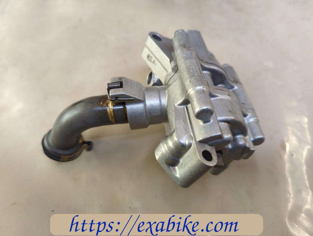 oil pump Honda VFC 750 - photo 1