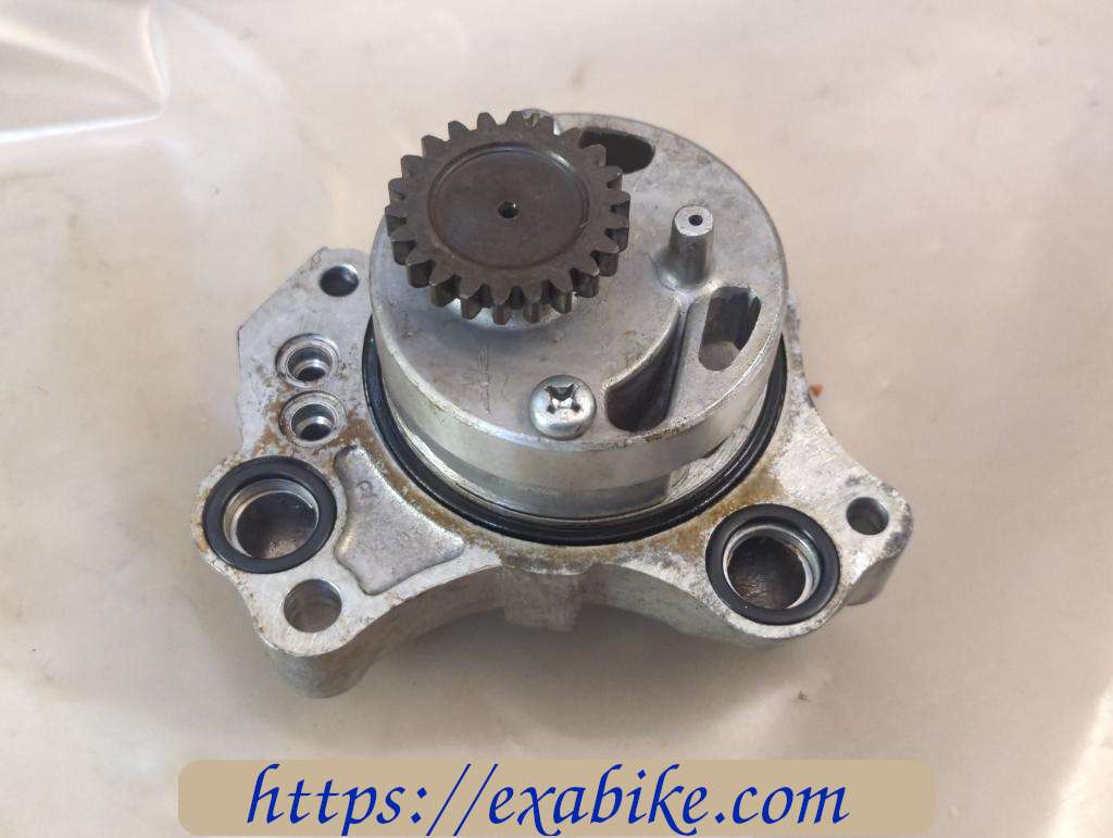 oil pump Honda CB400F - photo 2