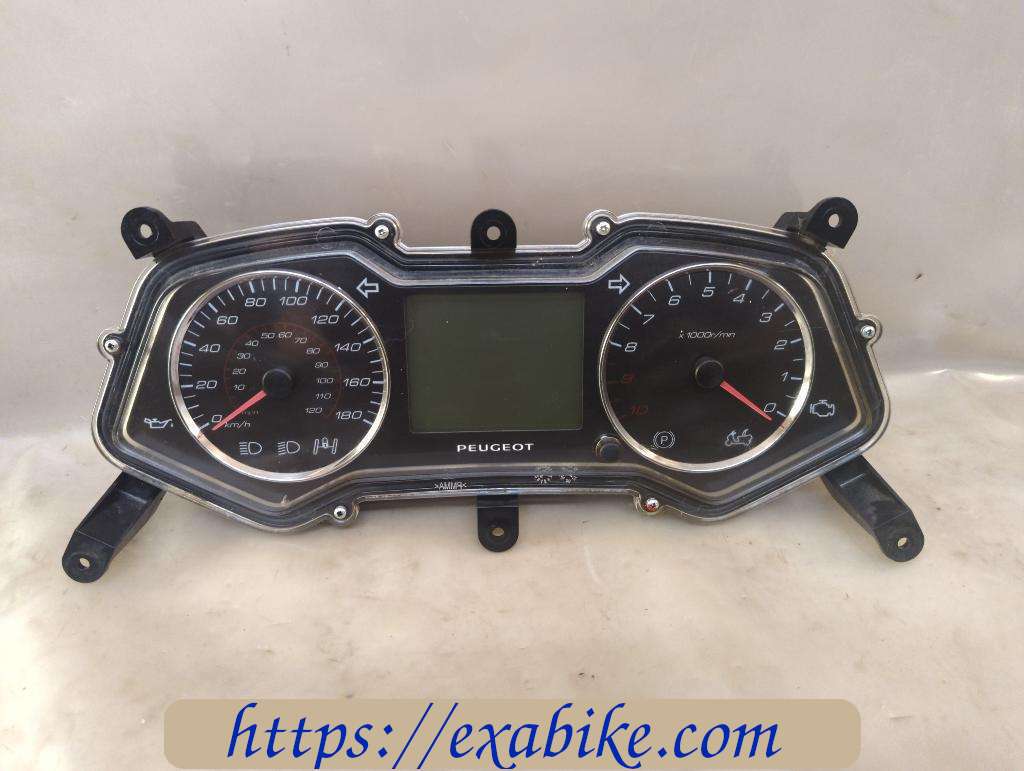 dashboard Peugeot 400 Metropolis - photo 1