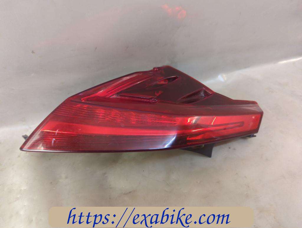 tail light, left Peugeot 400 Metropolis - photo 1