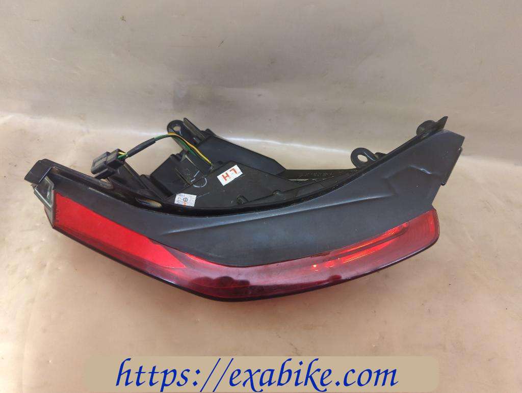 tail light, left Peugeot 400 Metropolis - photo 4