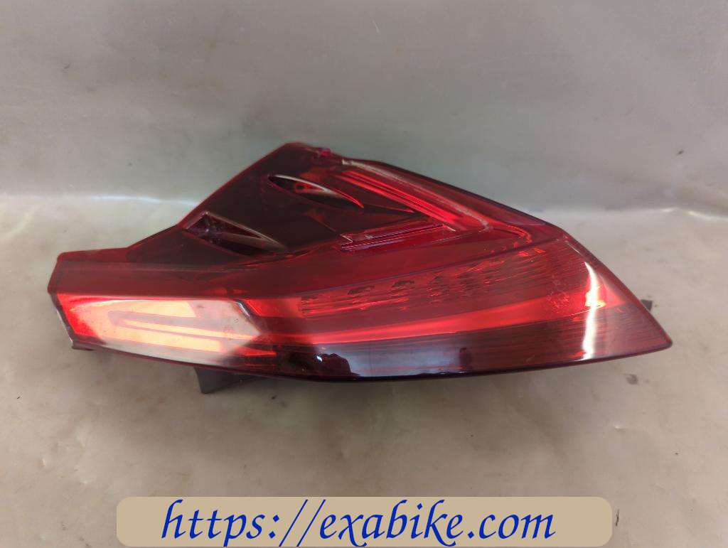 tail light, right Peugeot 400 Metropolis - photo 1