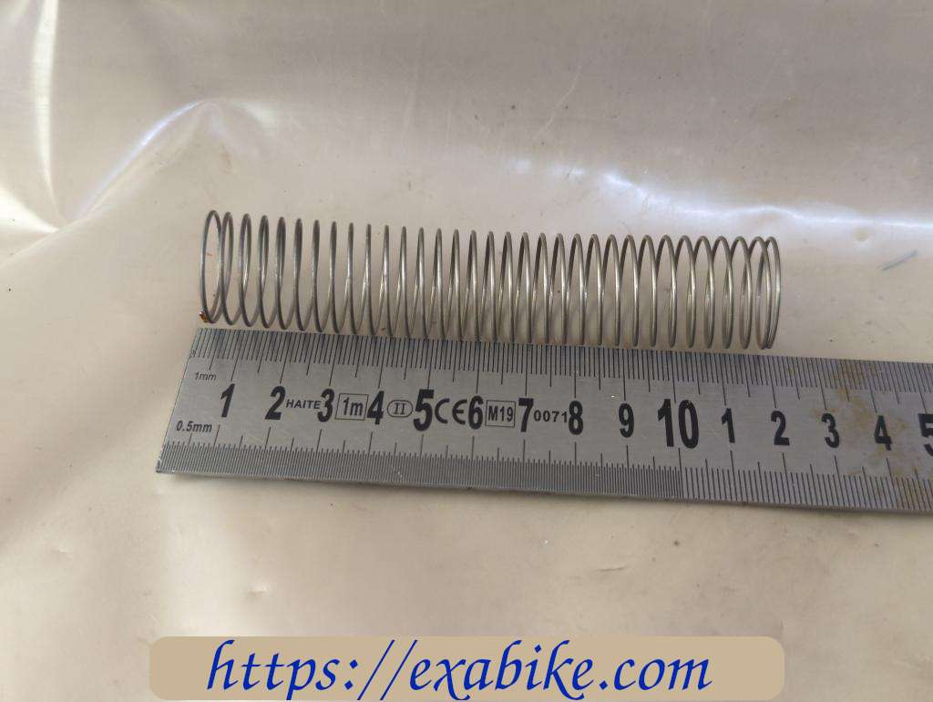 carburetor spring Yamaha XJ 900 - photo 1