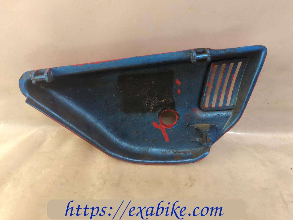 side cover, left Suzuki GT 125 - photo 4