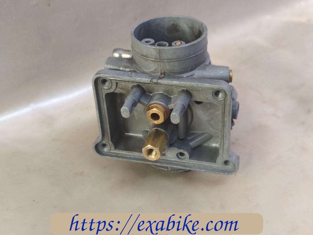 carburetor body, right Suzuki GT 125 - photo 3
