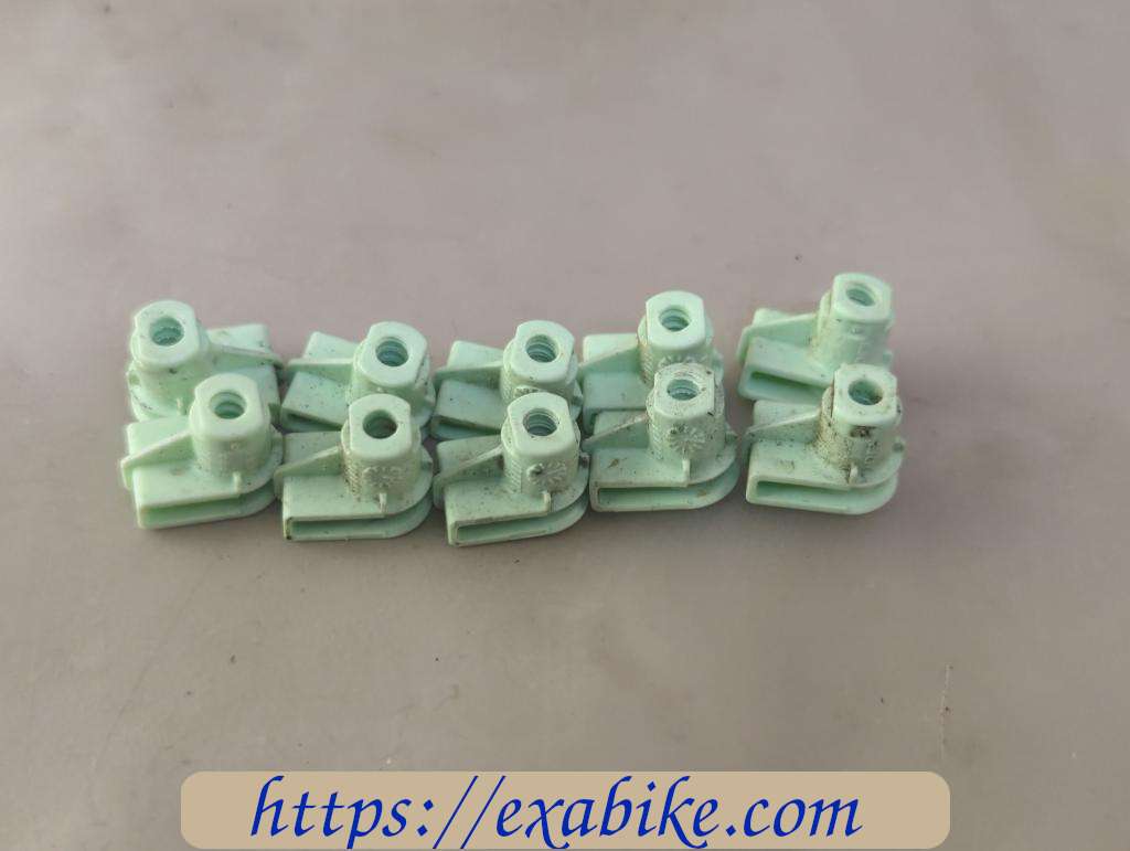 clips Peugeot 400 Metropolis - photo 1