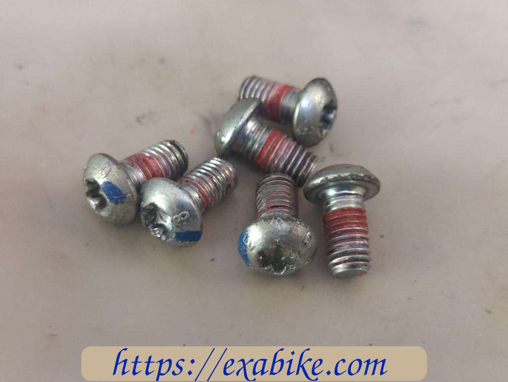 screw Peugeot 400 Metropolis - photo 1