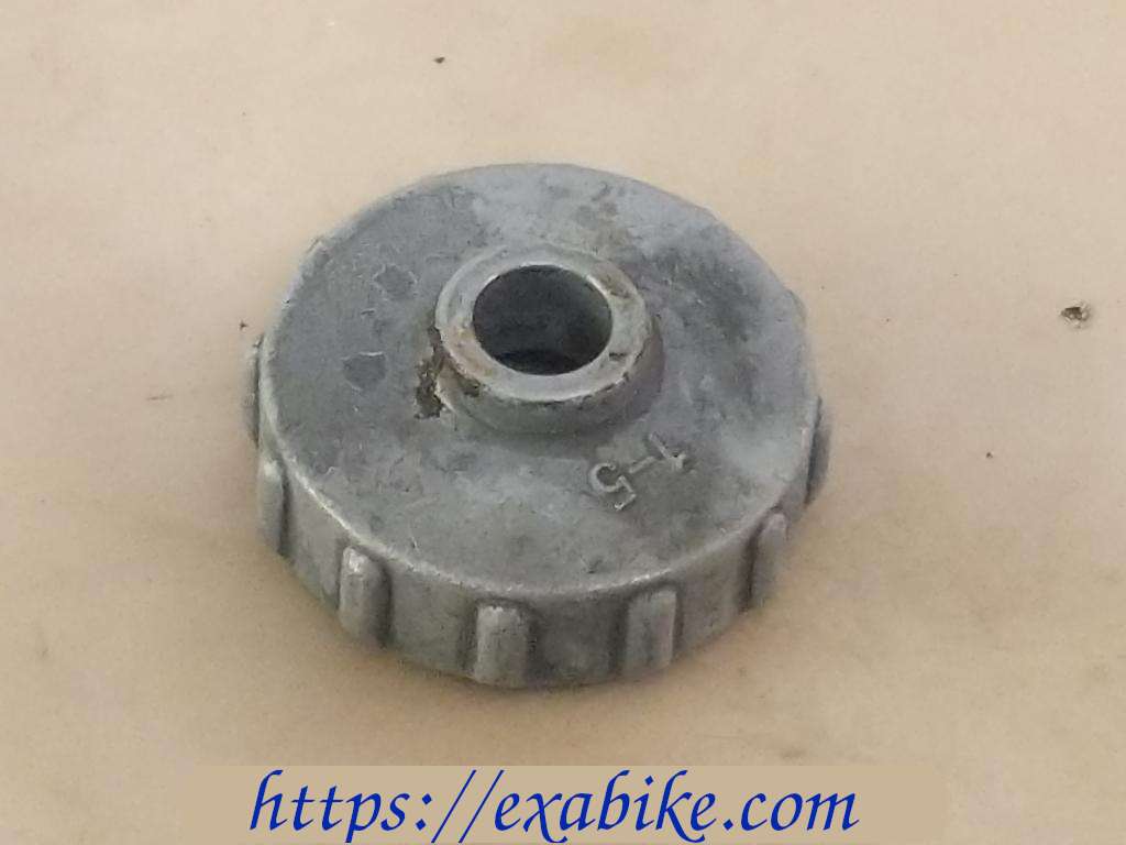 carburetor top cap Yamaha YBR 125 - photo 1