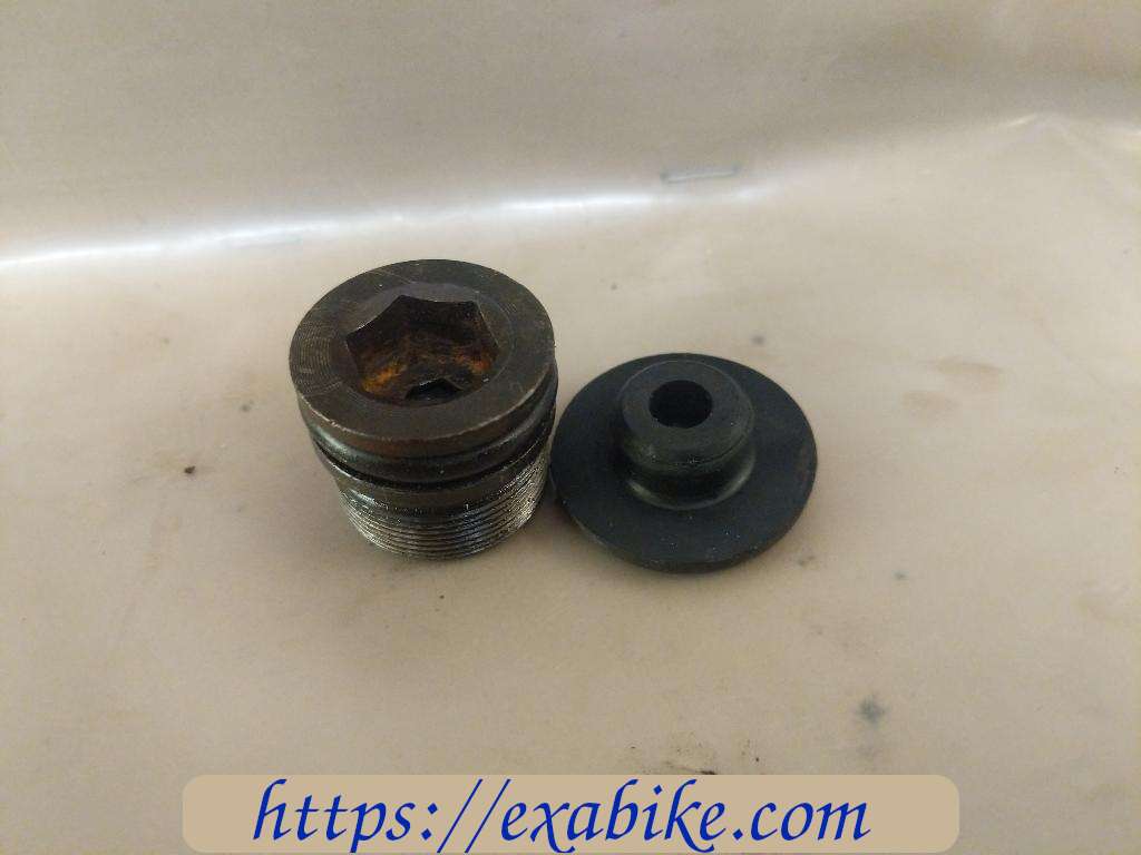 front fork tube cap Yamaha YBR 125 - photo 1
