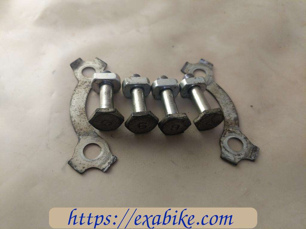 sinal sprockets bolts Yamaha YBR 125 - photo 1