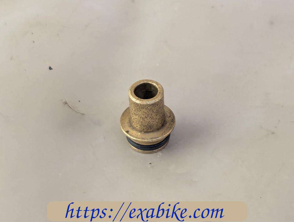 float valve seat Suzuki GSXR 750 - photo 1