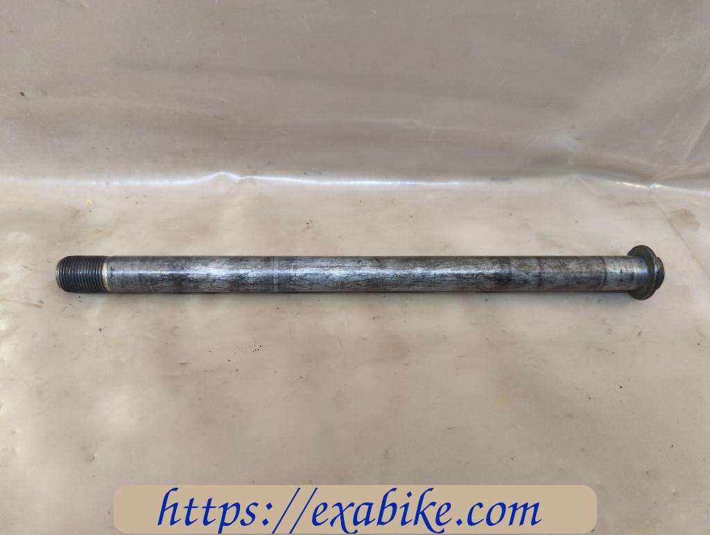 wheel axle, rear Suzuki GSXR 750 - photo 1
