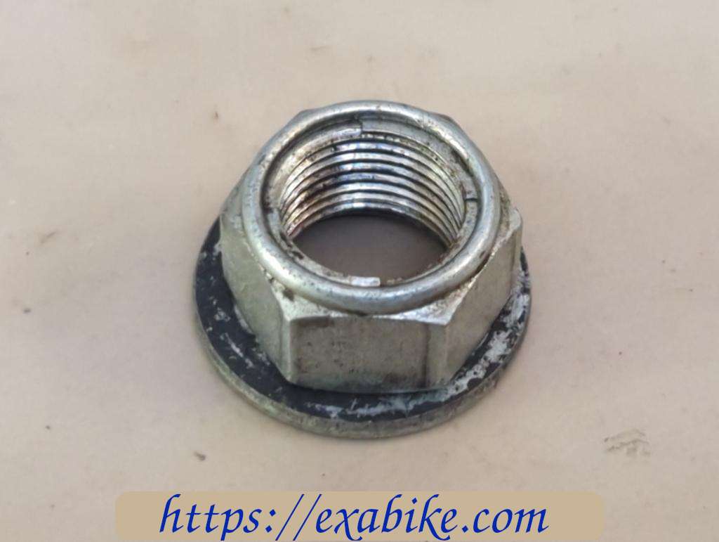 nut Suzuki GSXR 750 - photo 1