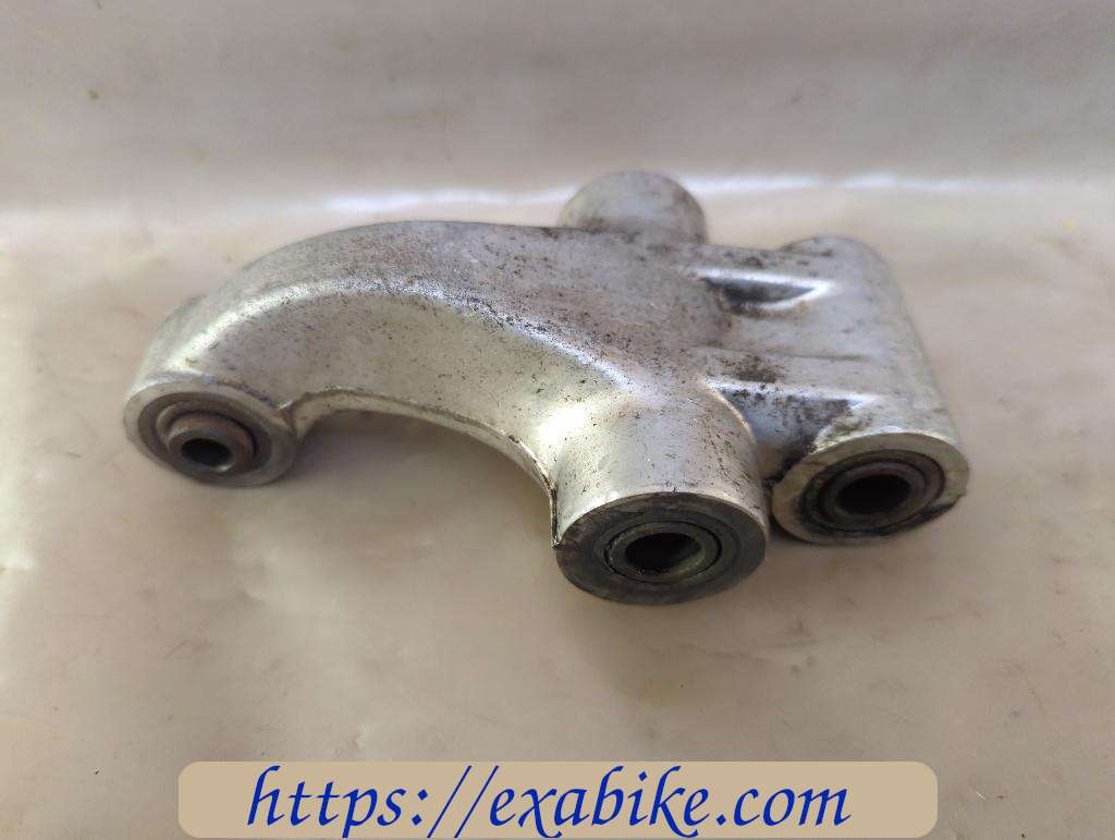 swingarm connecting Suzuki GSXR 750 - photo 1