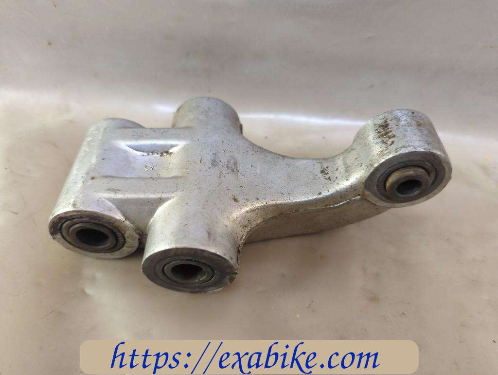swingarm connecting Suzuki GSXR 750 - photo 2