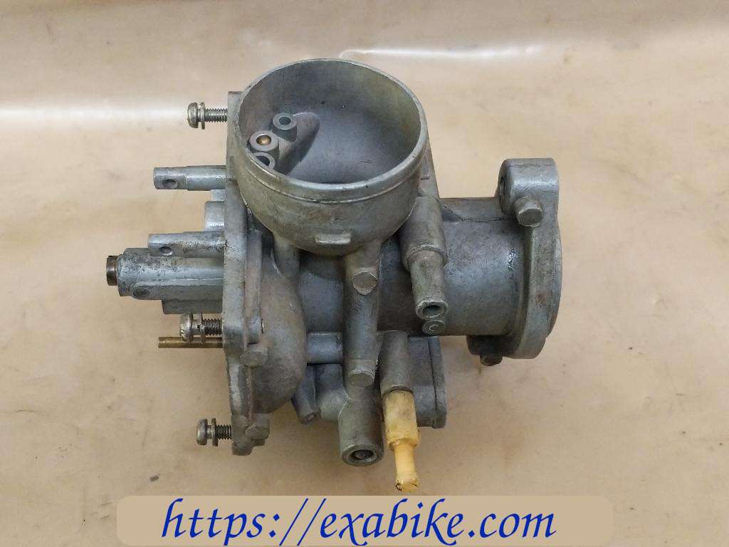 carburetor body, left Suzuki GT 380 - photo 2
