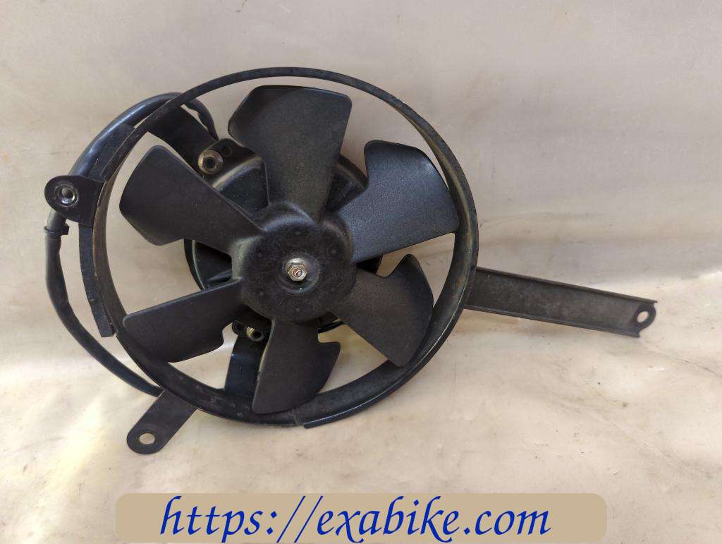 ventilateur droit Yamaha 1000 YZF Thunderace - photo 1