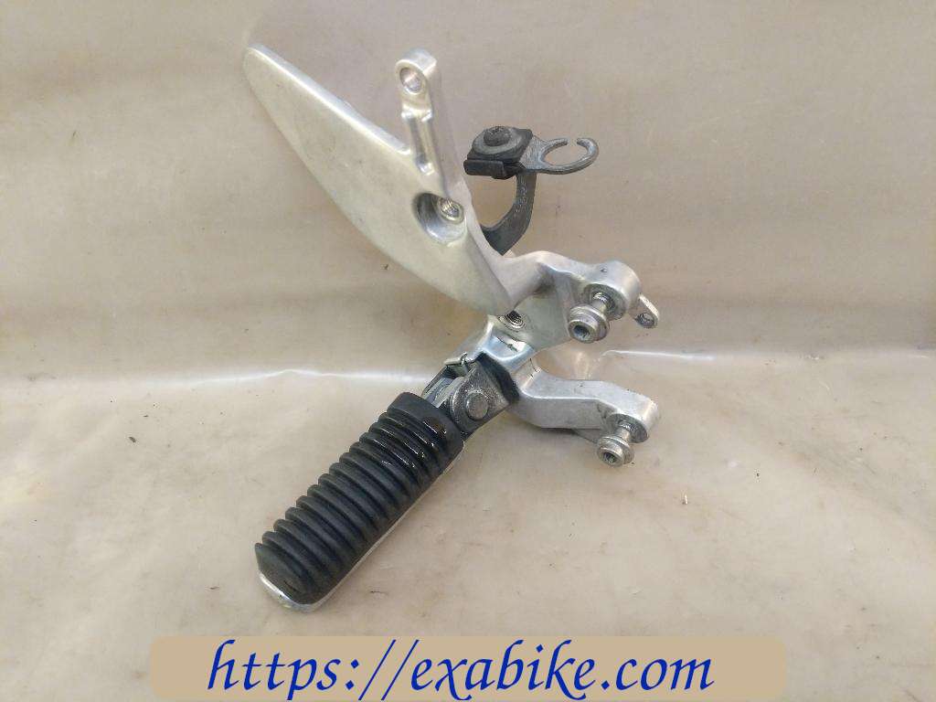 footrest plate, front right Yamaha 1000 YZF Thunderace - photo 1